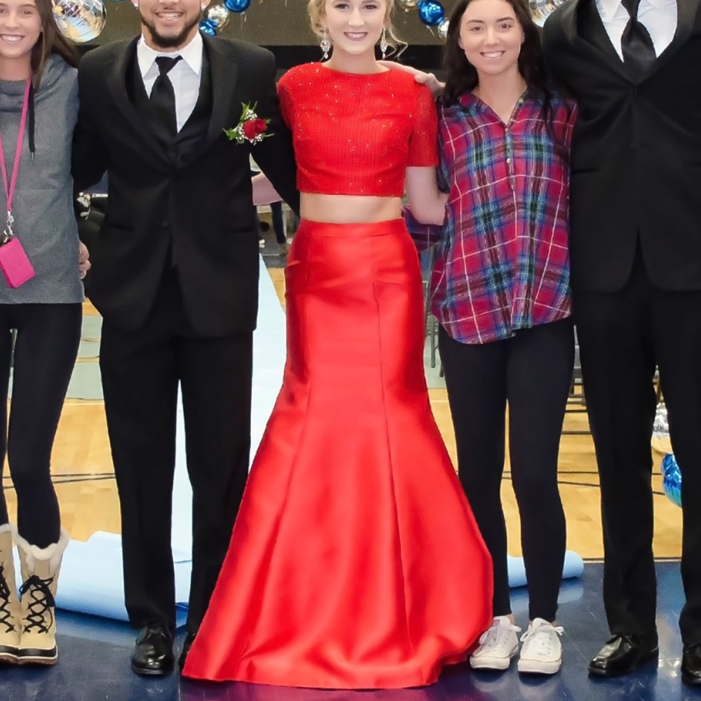 Two-piece Sz 3/4 Dave & Jonny red prom dress