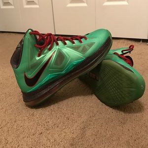 Mens Lebron X "Cutting Jade" Sneakers
