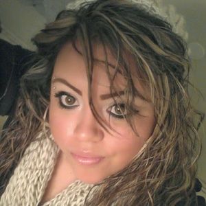 Meet your Posher, Yolanda