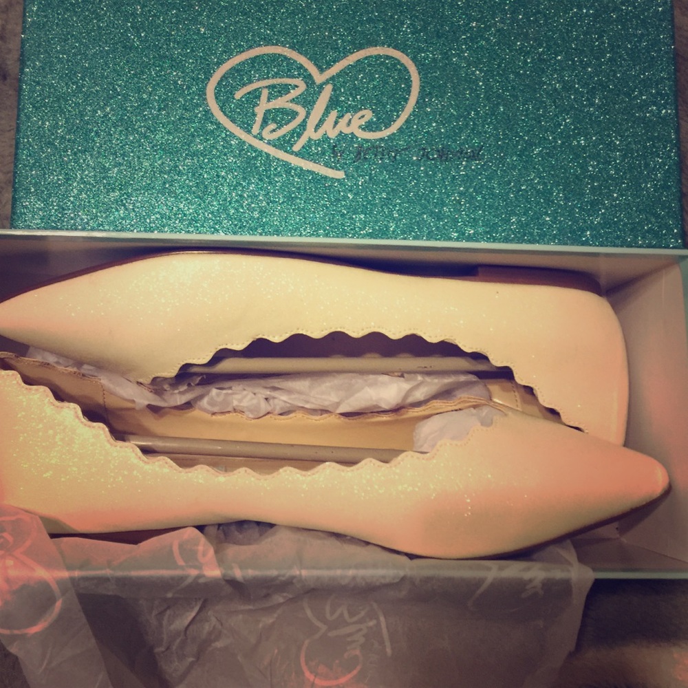 Betsey Johnson Cake Flats Size 9