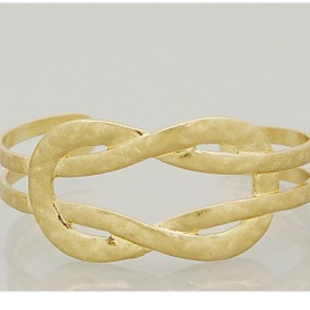 HAMMERED CUT OUT CUFF BRACELET