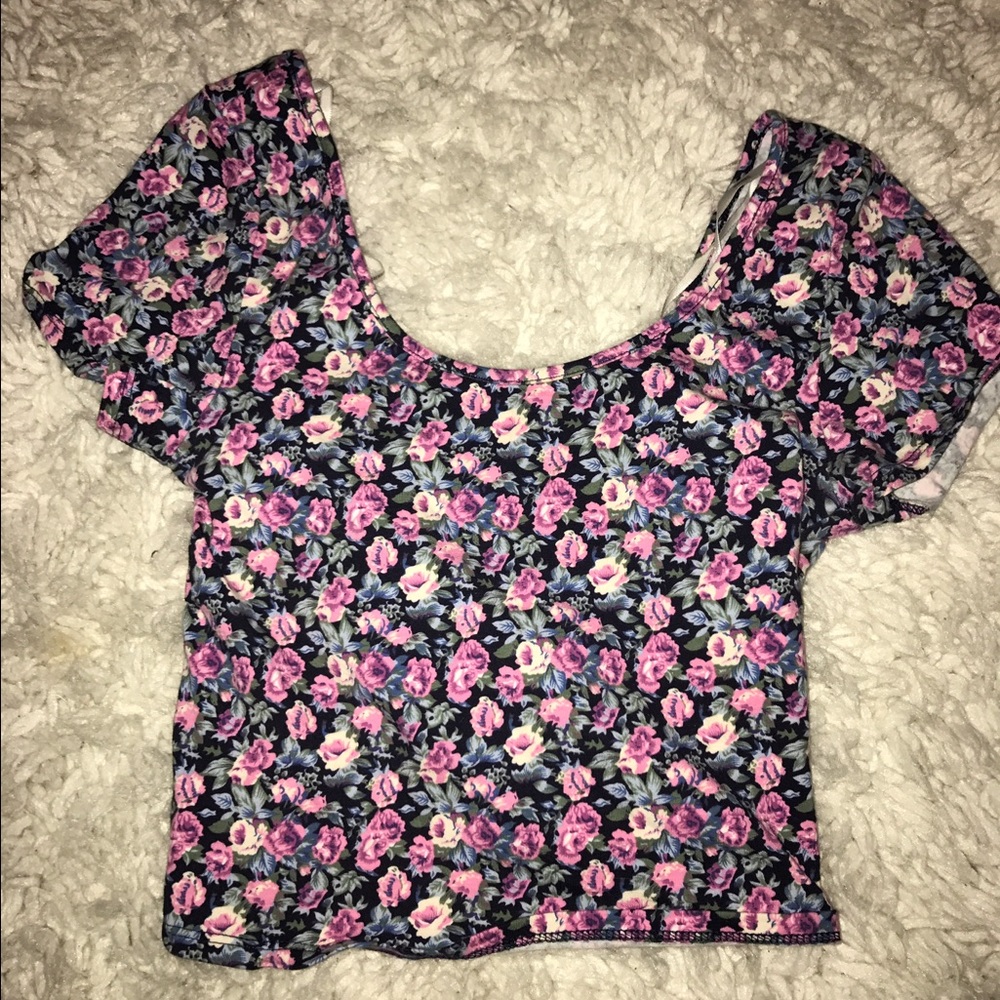 Floral criss cross back crop top