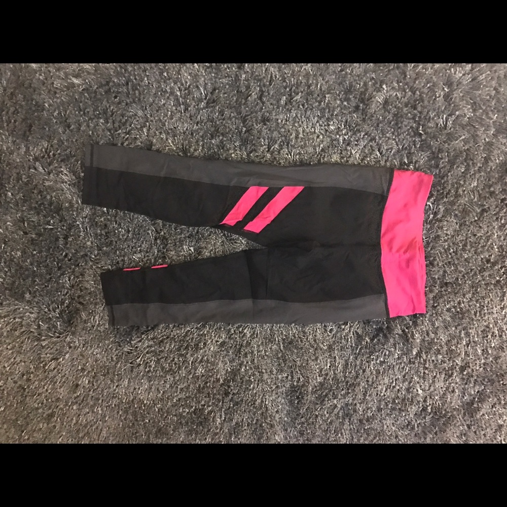 Betsey Johnson cropped leggings