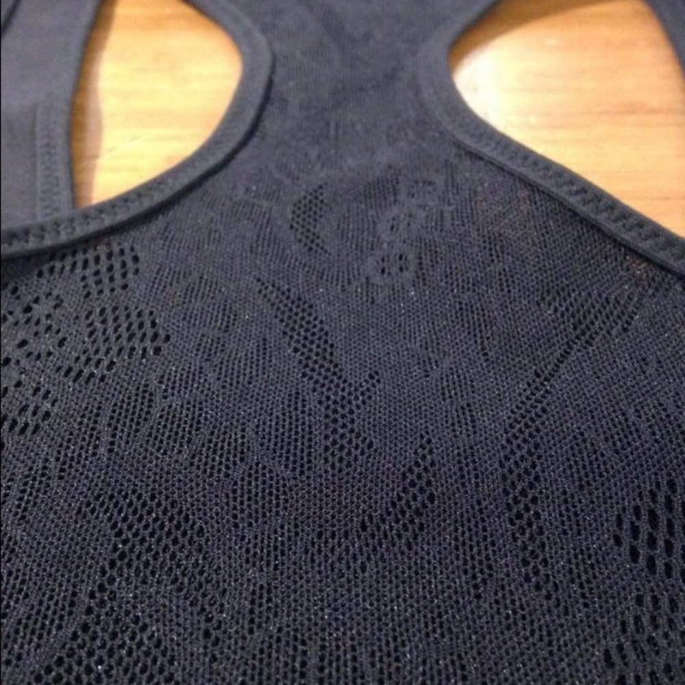 Lululemon special edition blk lace Cool Racerback