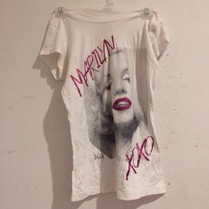 Marylin Monroe shirt