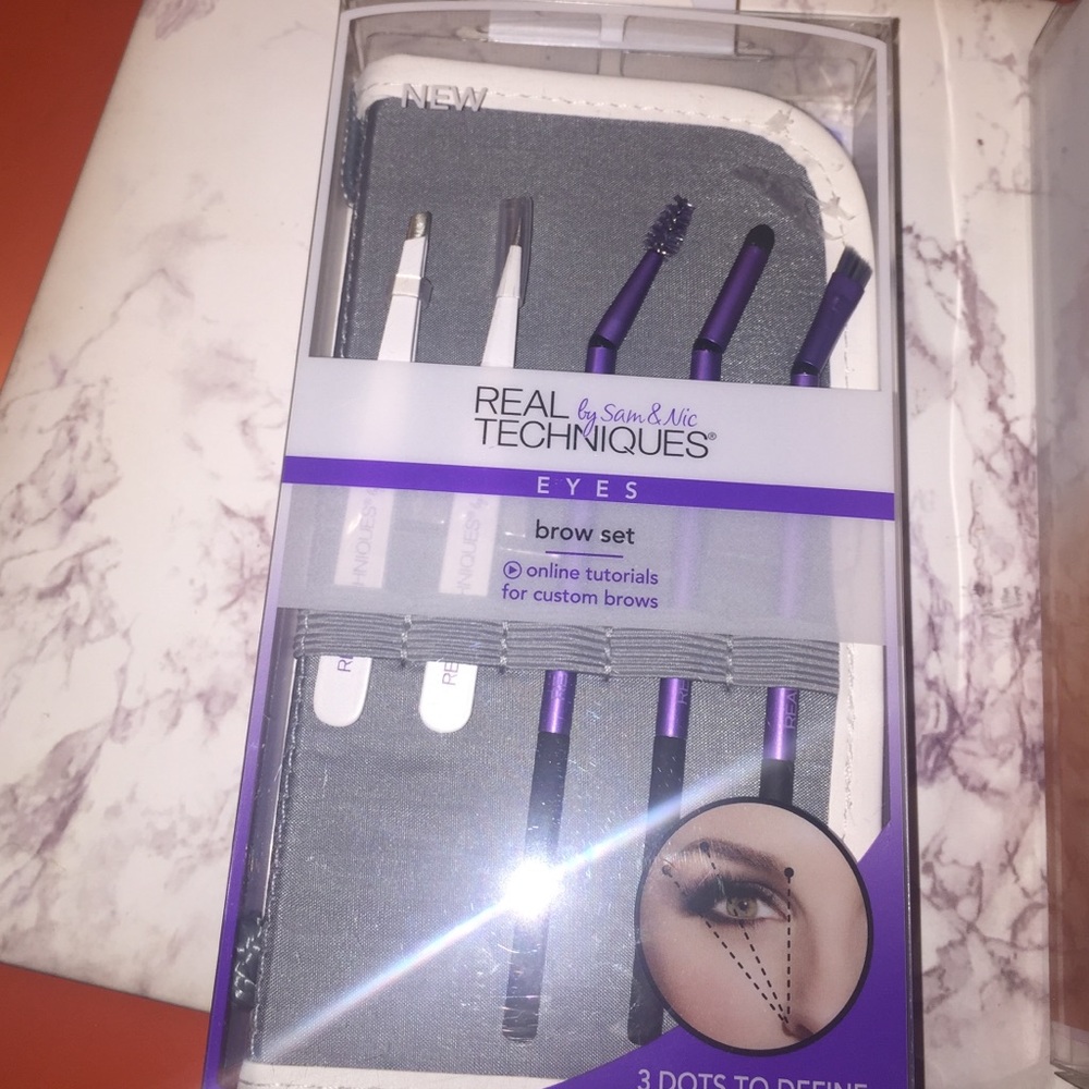 Makeup brushes