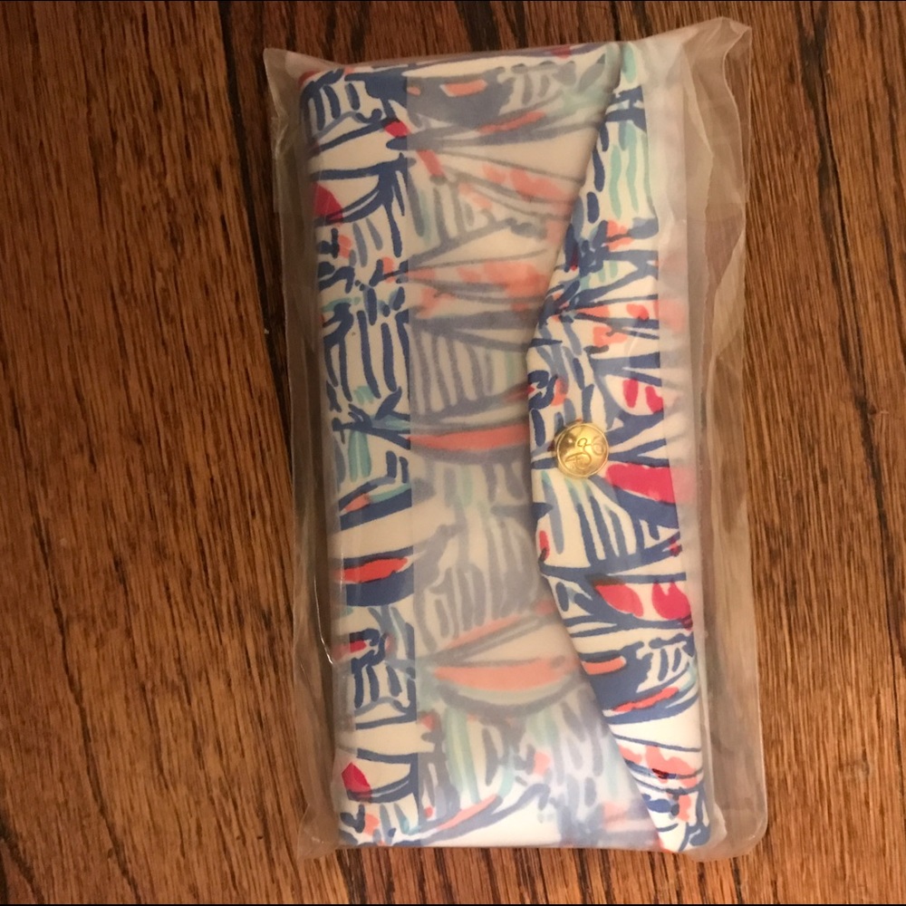 Lilly pulitzer red Right Return sunglasses case