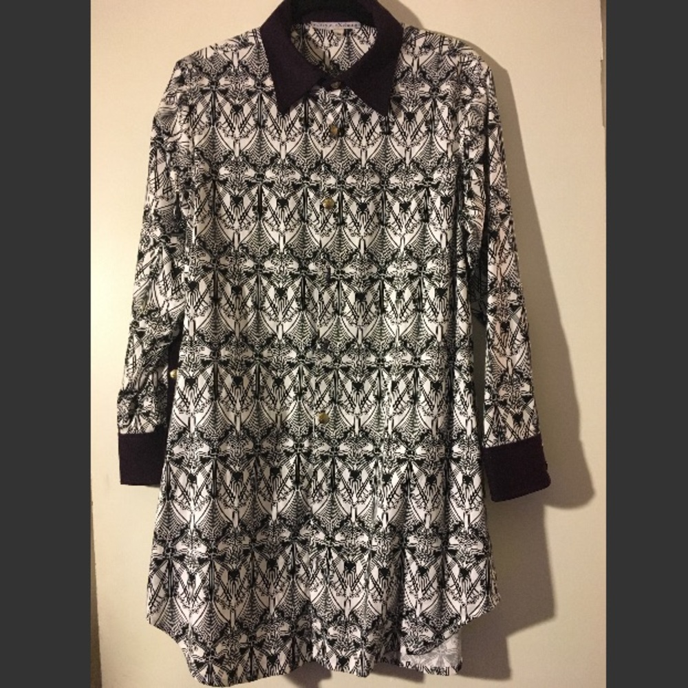 Black and white dress w. purple collar & cuffs