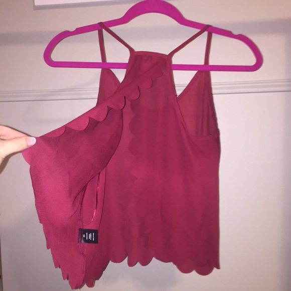 Scalloped open back tank top - Picture 3 of 4