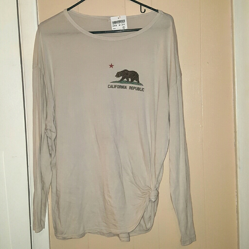 NWT Brandy melville California republic bear tee