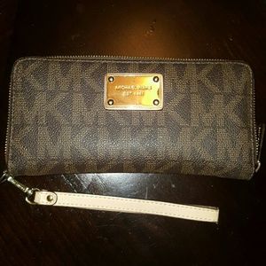 Authentic Michael Kors Signature Wallet