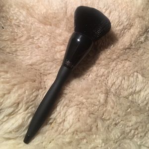it cosmetics velvet luxe LBD power brush