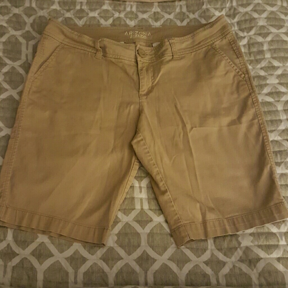 Arizona Khaki Shorts Size 11 Juniors