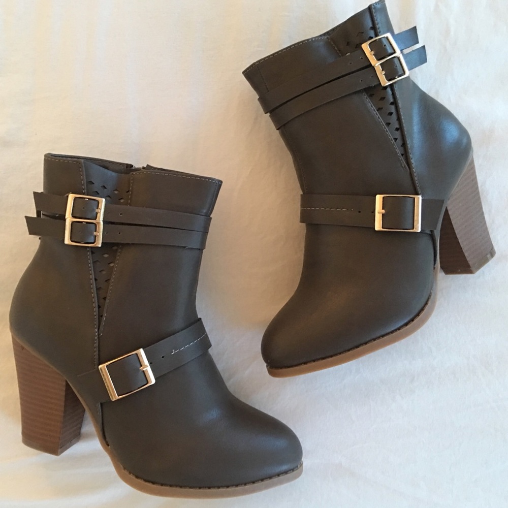 Last❣️Dark Grey Buckle Laser Cut Booties