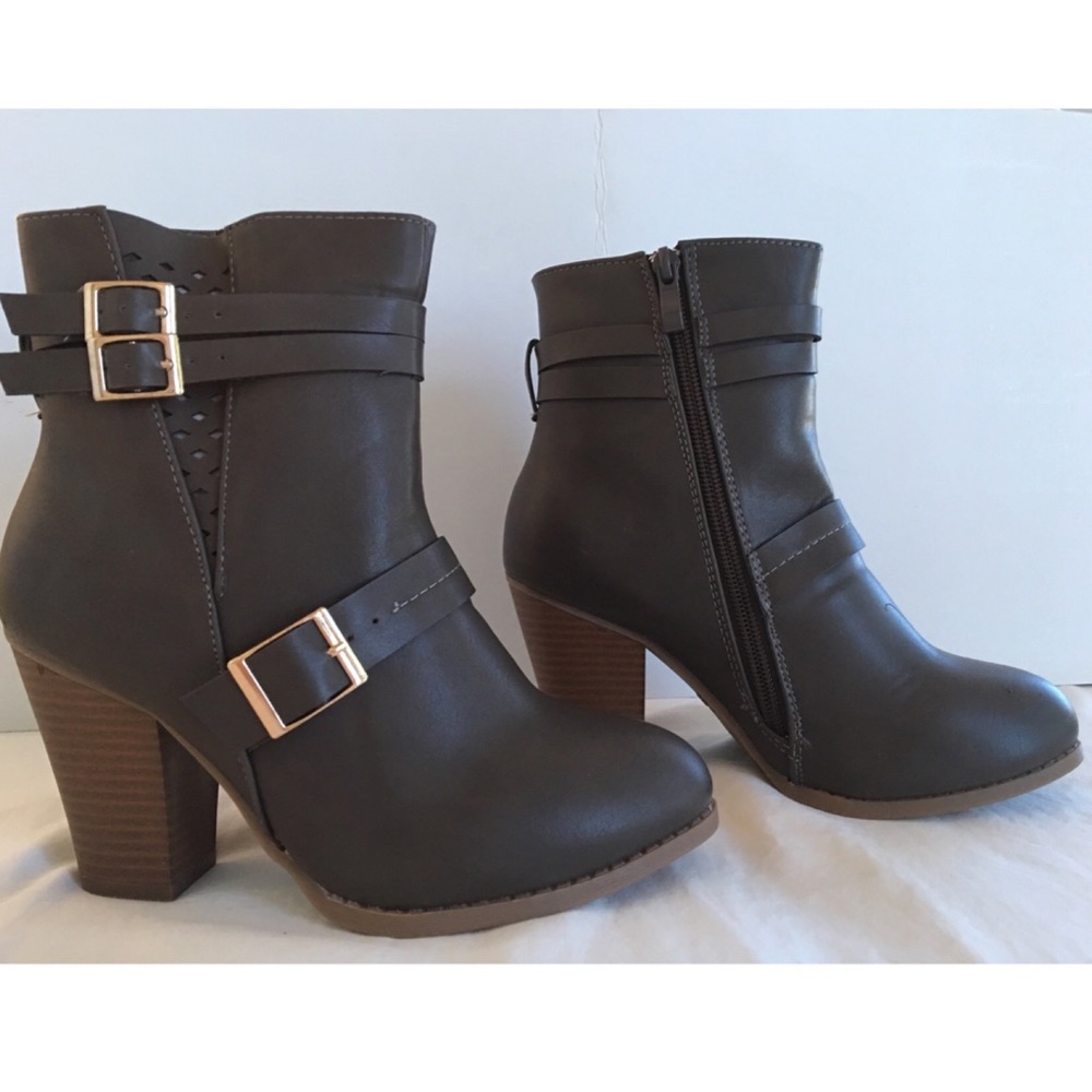 Last❣️Dark Grey Buckle Laser Cut Booties - Picture 2 of 3