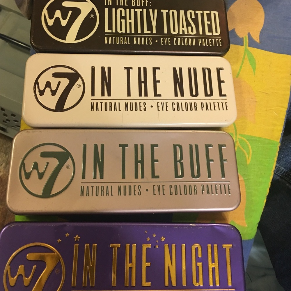 W7 eyeshadow