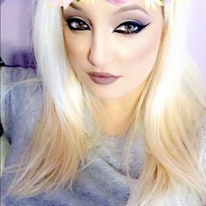 Meet your Posher, Amedina