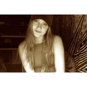 Meet your Posher, Eva