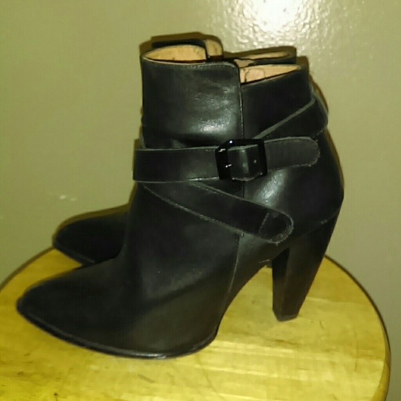 Steve Madden Shoes - Steve Madden