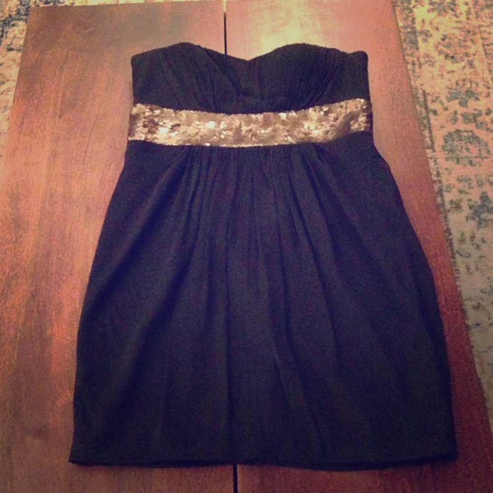 Robert Rodriguez black dress w/ gold sequins!
