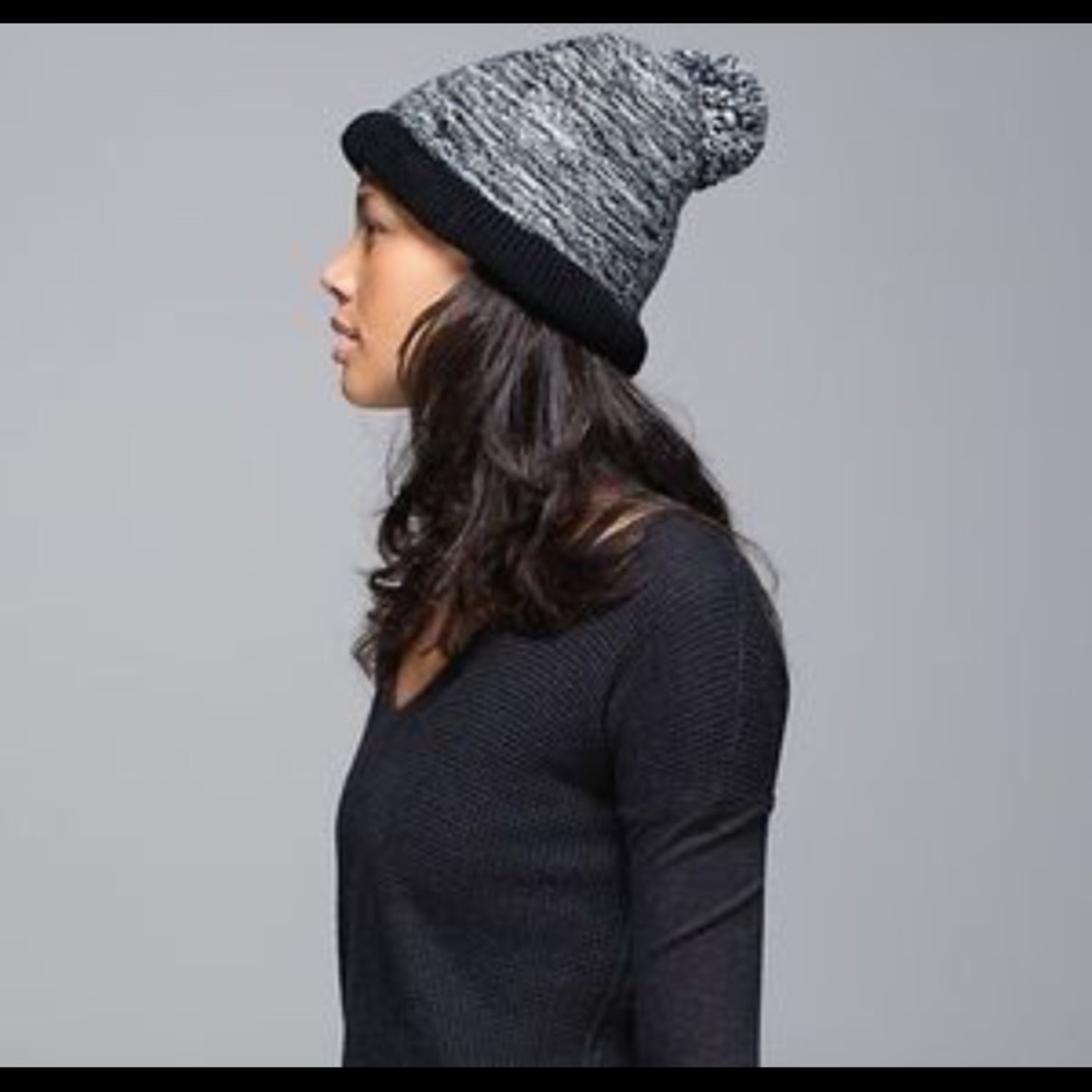 Lululemon Post Practice Party Toque gray/blk