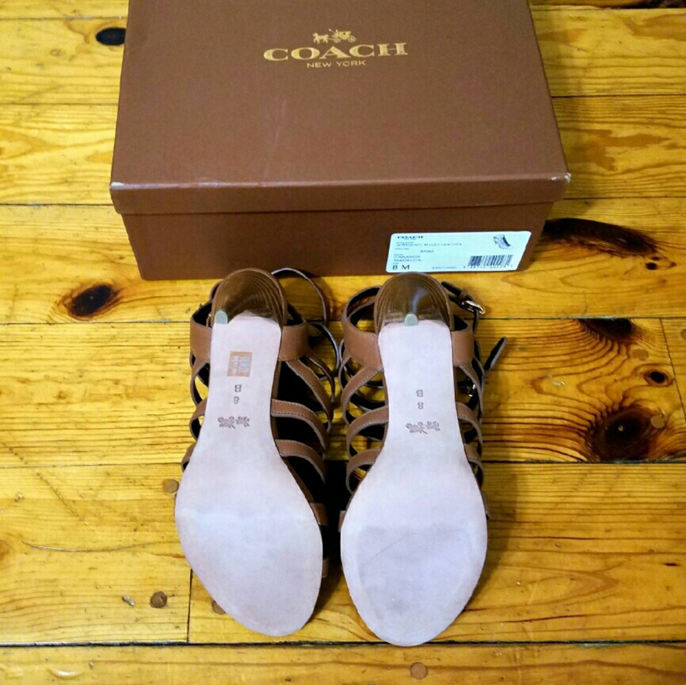 *SOLD* NWB Coach leather heels - Picture 4 of 5