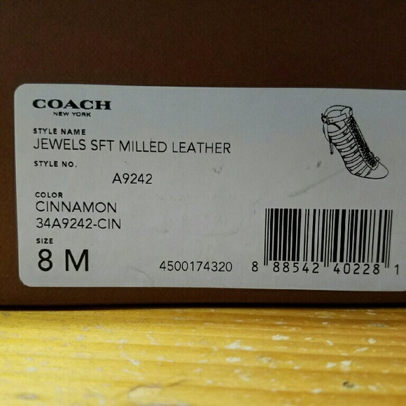 *SOLD* NWB Coach leather heels - Picture 5 of 5