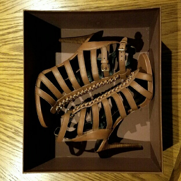 *SOLD* NWB Coach leather heels - Picture 3 of 5