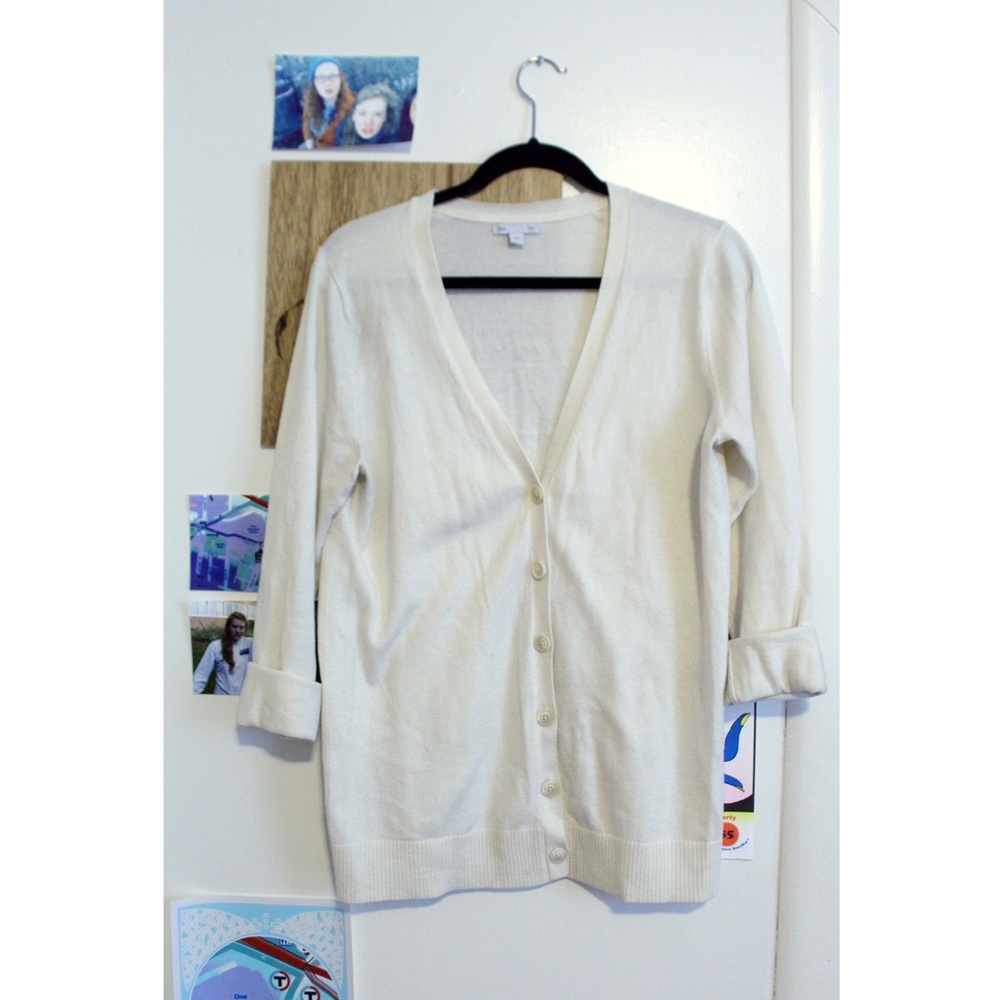 White GAP Cardigan - Picture 1 of 2