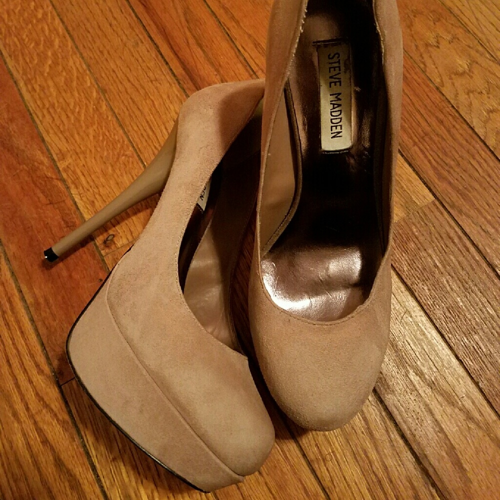 High heel shoe