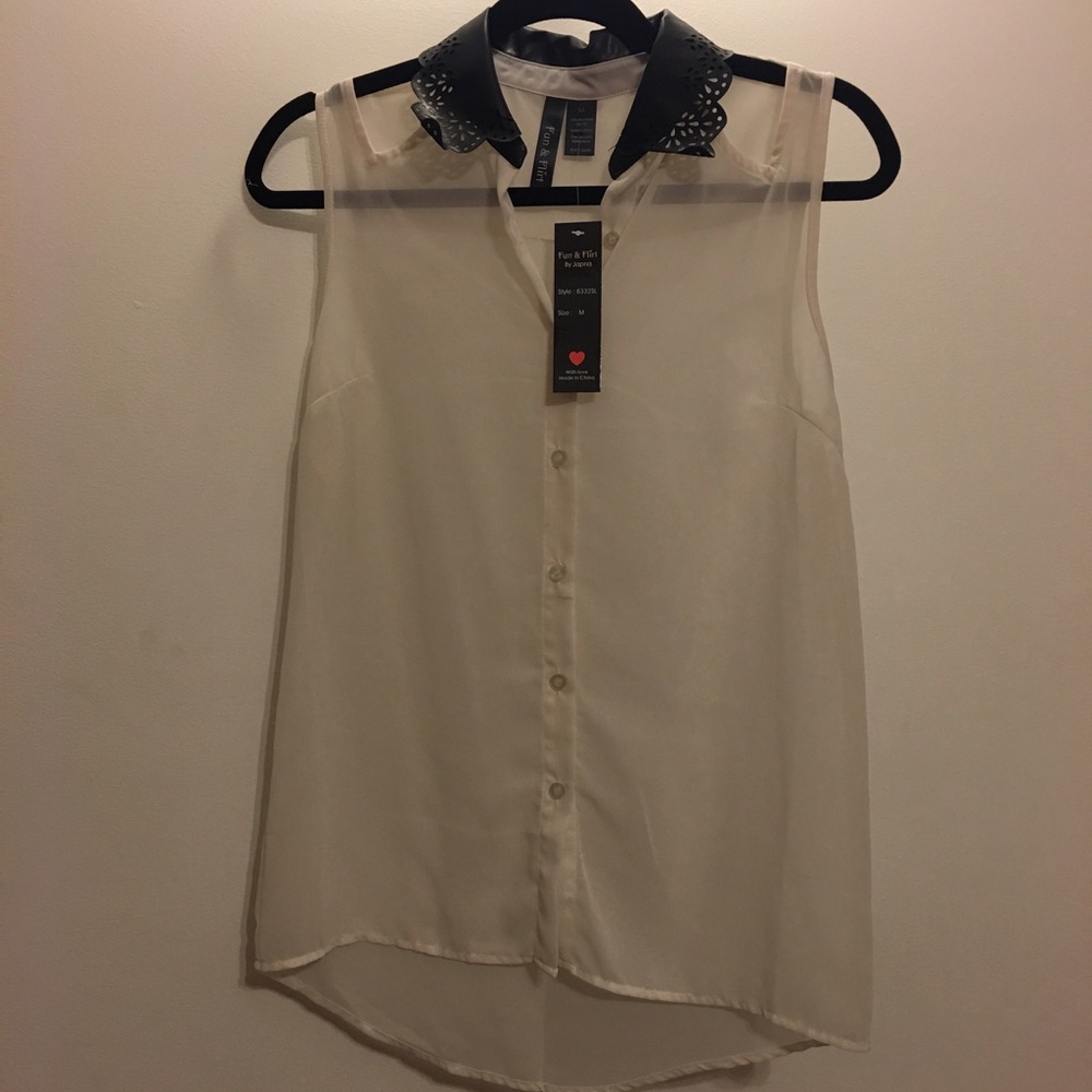NWT Sheer white top with faux leather collar (M)