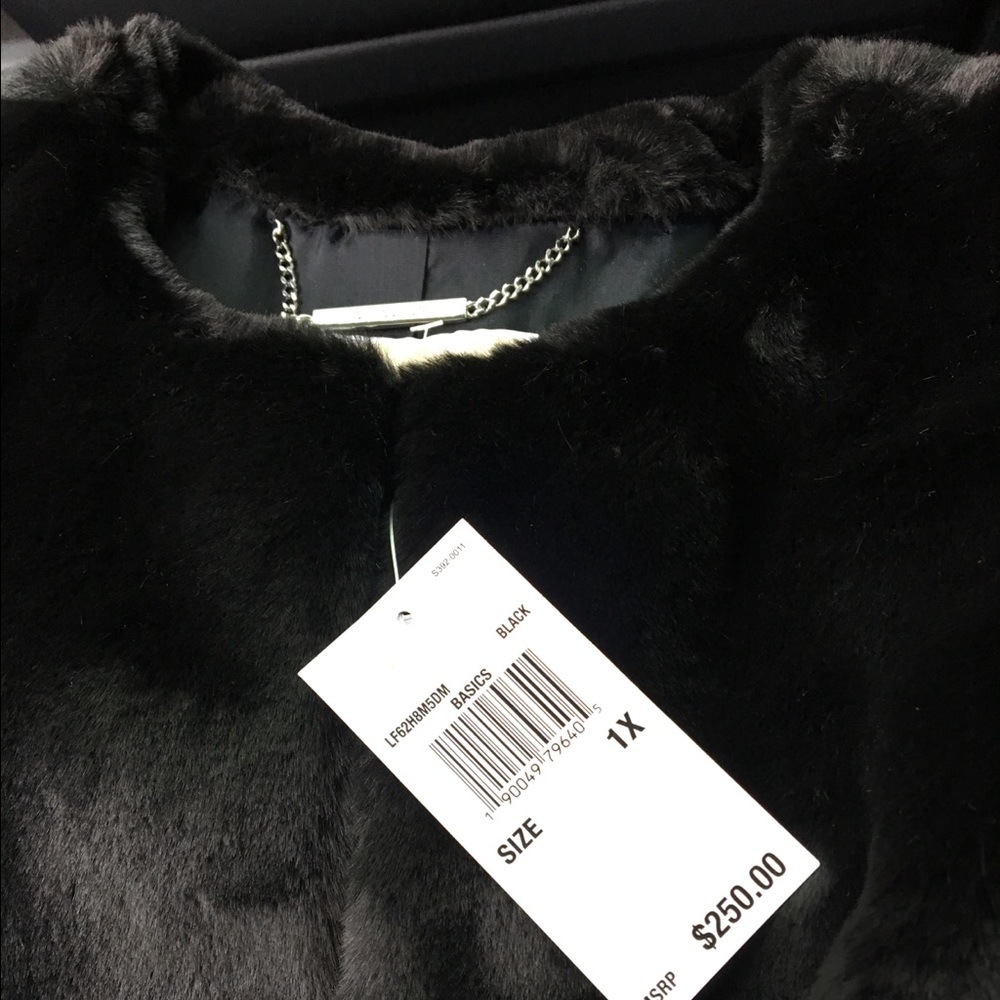 Michael Kors black faux fur sleeveless vest - Picture 2 of 4