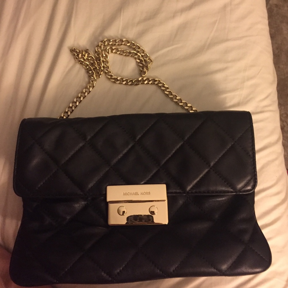 Michael kors clutch