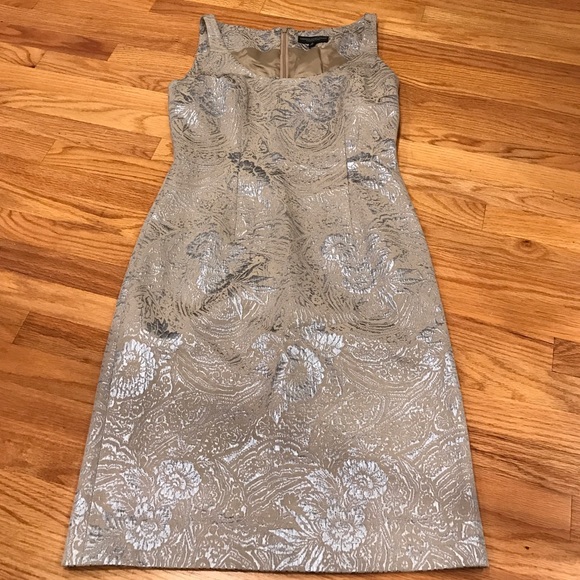 Carmen Marc Valvo Dresses & Skirts - Carmen Marc Valvo SIGNATURE Metallic Print Dress