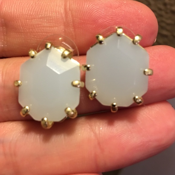 Hand crafted lilac frost studs - Picture 2 of 3