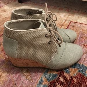 TOMS Wedges in "Agate"