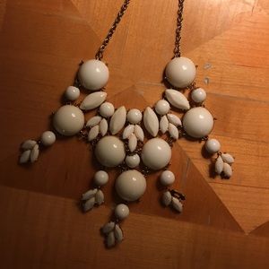 White beaded necklace! 😍