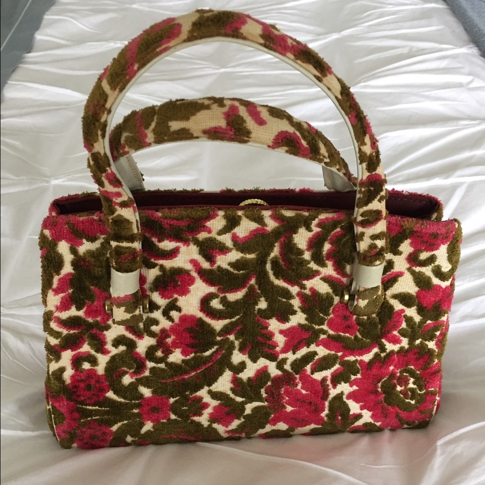 Vintage purse -- perfect condition
