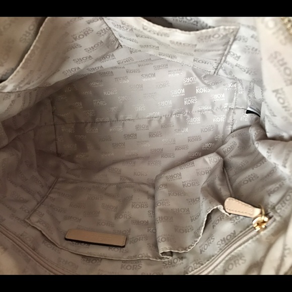 Michael kors vanilla SOLD - Picture 2 of 4