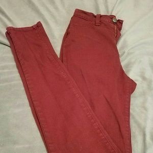 High-waisted  jeans