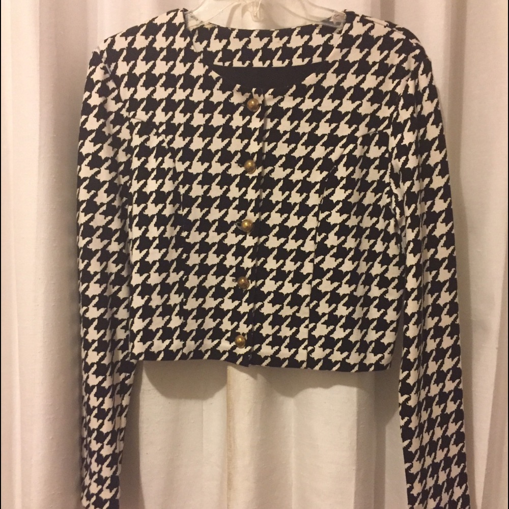 Hounds tooth cropped jacket w/ gold buttons
