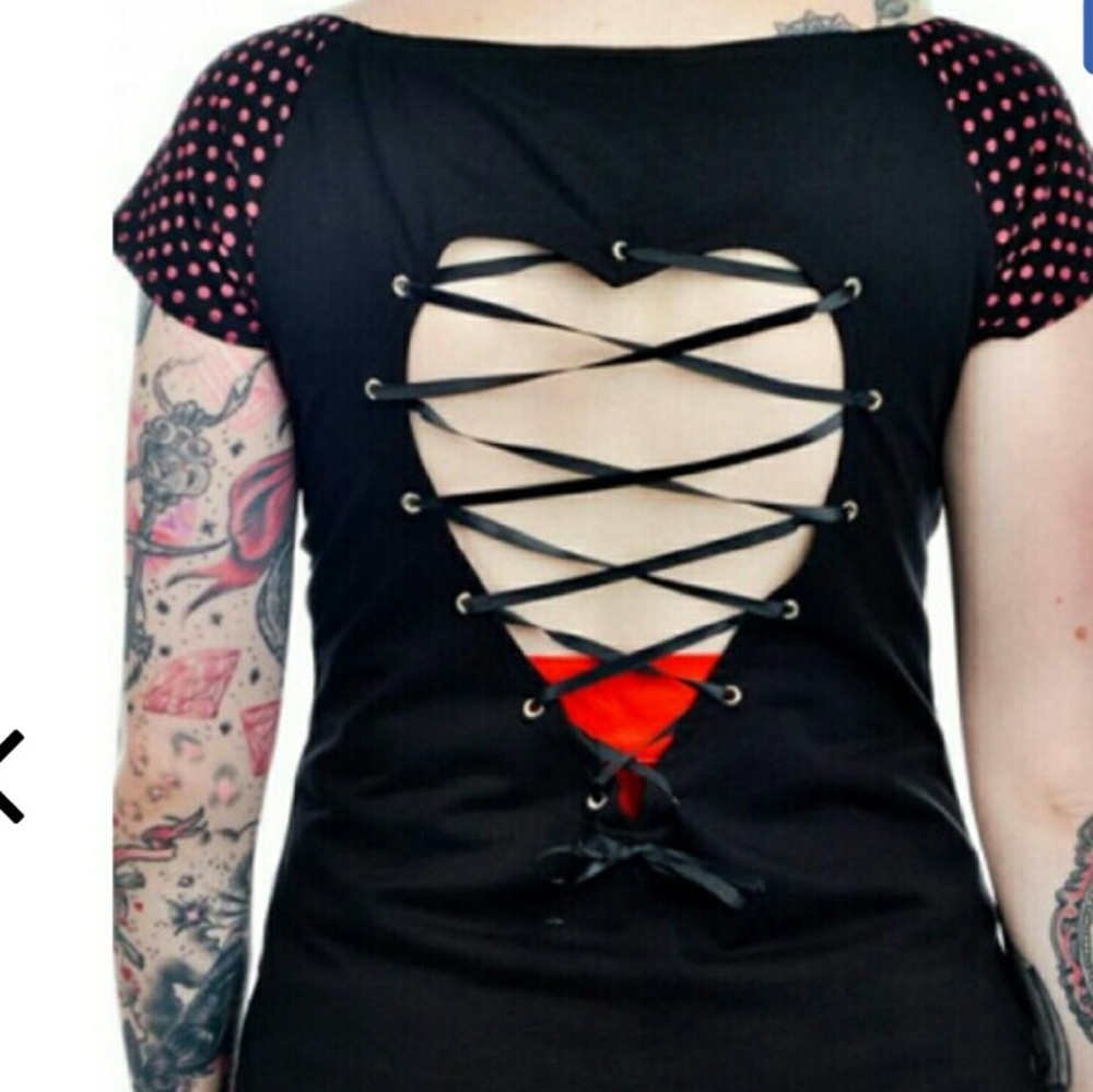 Corset Back Raglan Heart Tee - Picture 2 of 4
