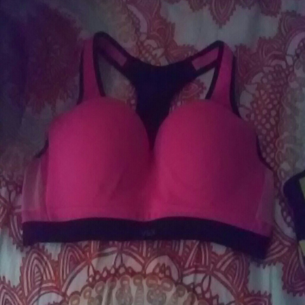 38C VSX Incredible Sports Bra