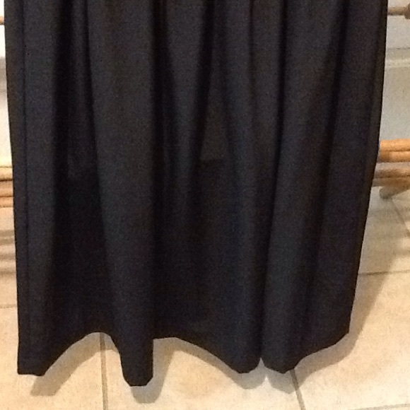 Women's Size 1X Pleated Long Skirt - Picture 2 of 4