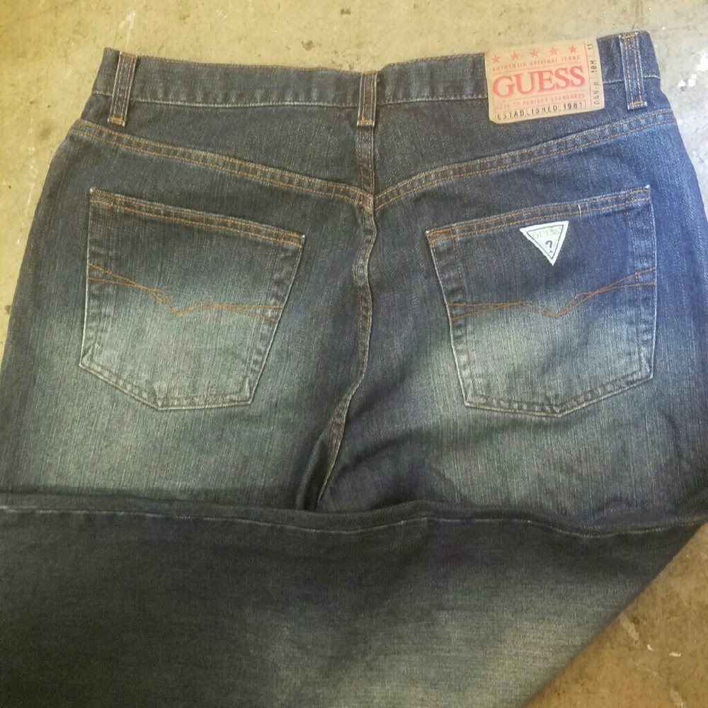 Guess - Picture 4 of 4