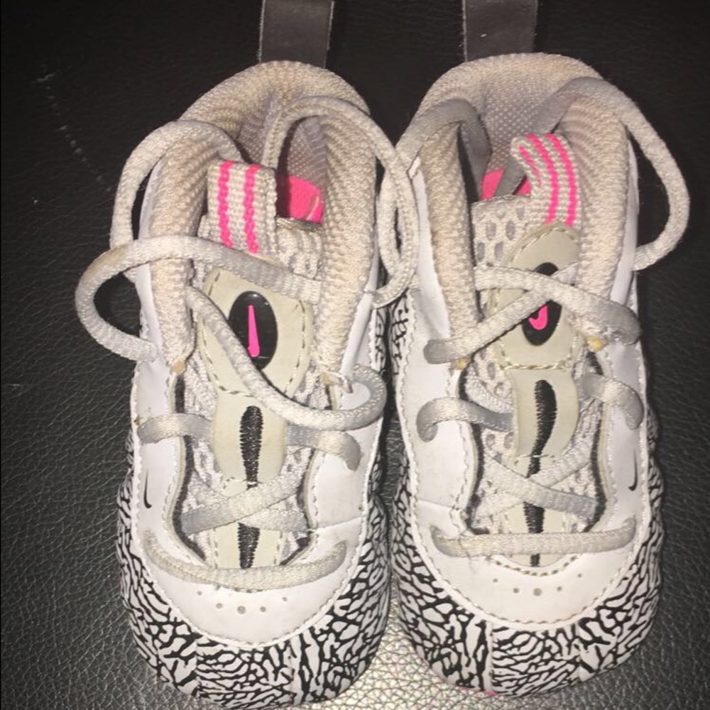 Infant Nike foams