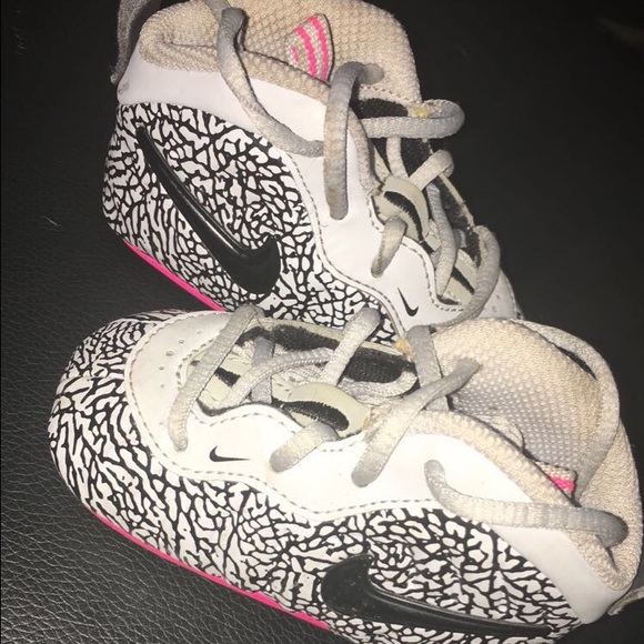 Infant Nike foams - Picture 2 of 2