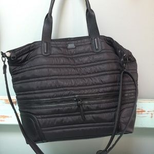 black travel/gym/diaper bag large tote