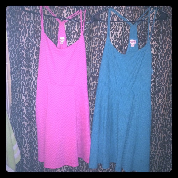 SOLD SOLD SOLD Mossimo Dresses Cute and Comfy - Picture 1 of 4