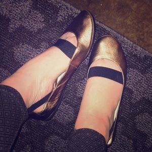 Adorable flats ! NWT IN BOX